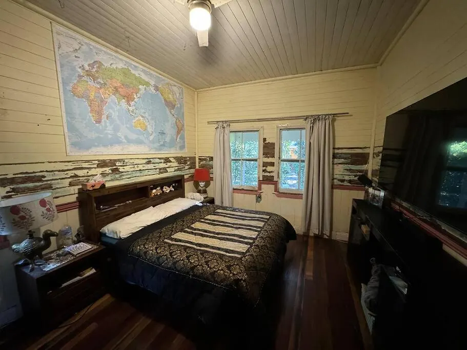 120Yr Old House By The River North Lismore 0*,