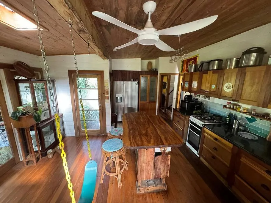 120Yr Old House By The River North Lismore