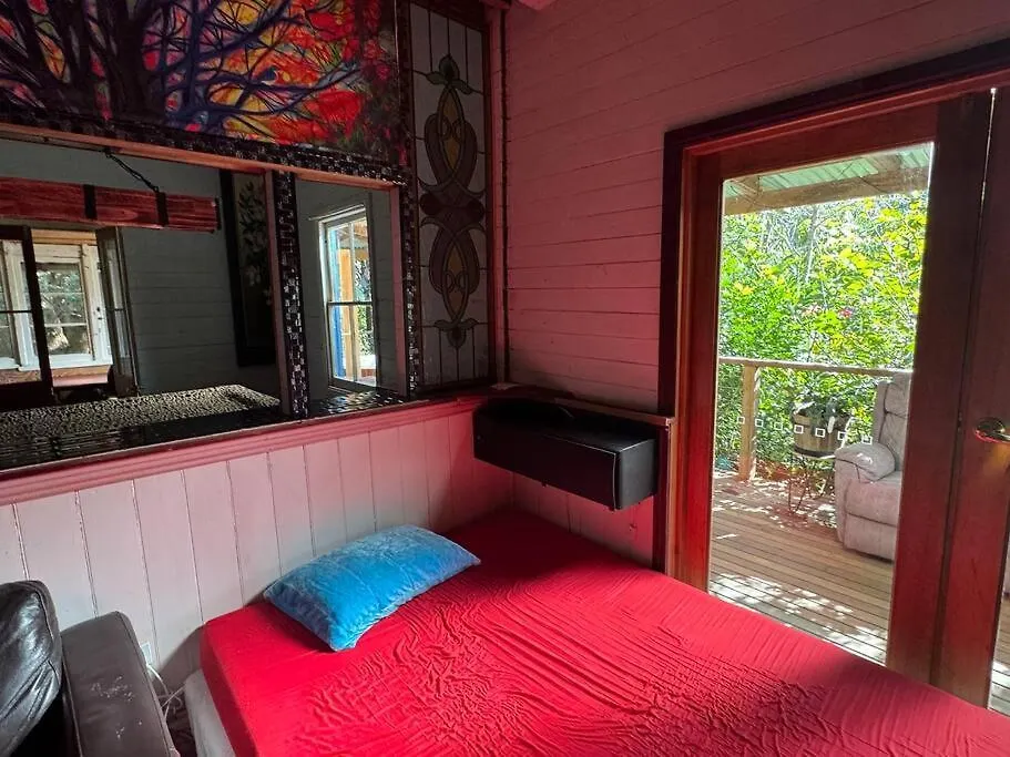 120Yr Old House By The River North Lismore